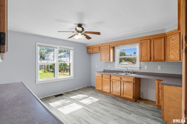 1416 17TH Avenue, Moline, IL 61265