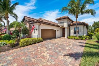 2930 Aviamar CIR, Naples, FL 34114
