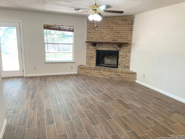 12242 Brownstone St, Live Oak, TX 78233