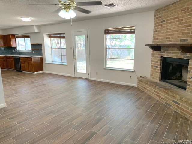 12242 Brownstone St, Live Oak, TX 78233