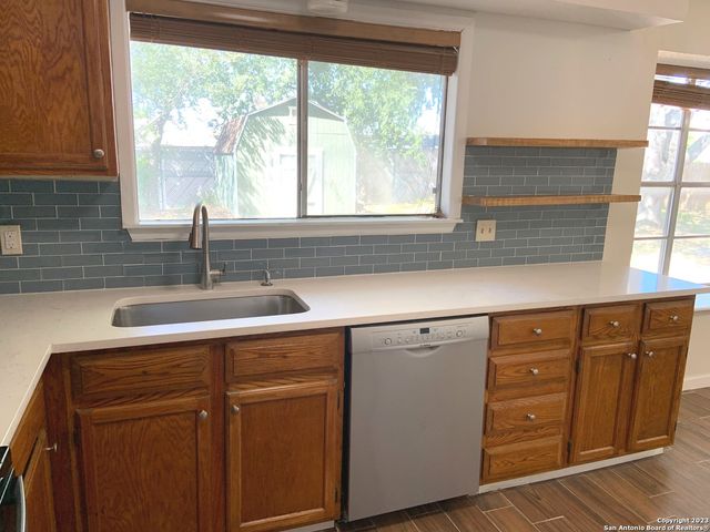 12242 Brownstone St, Live Oak, TX 78233