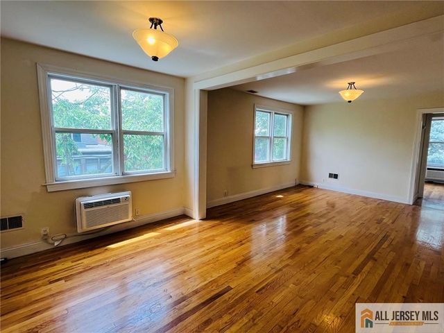 17 Elm Court D, Metuchen, NJ 08840