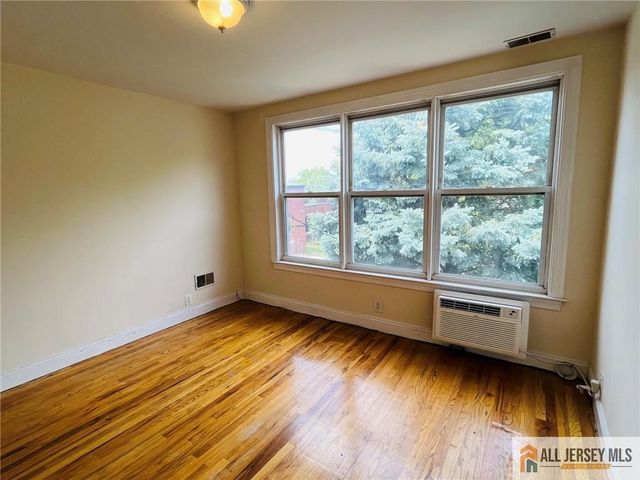 17 Elm Court D, Metuchen, NJ 08840