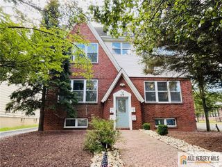 17 Elm Court D, Metuchen, NJ 08840