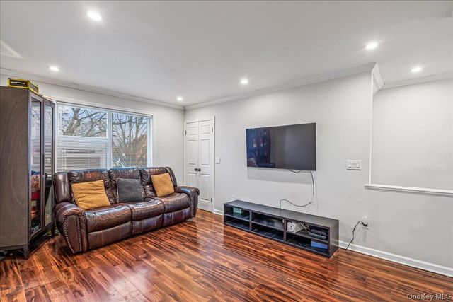 67-11 Bell Boulevard 2, Bayside, NY 11364