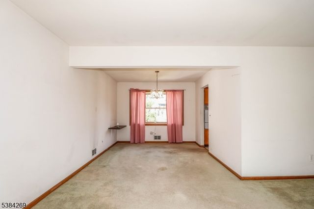 984 Feather Bed Ln, Edison Twp., NJ 08820