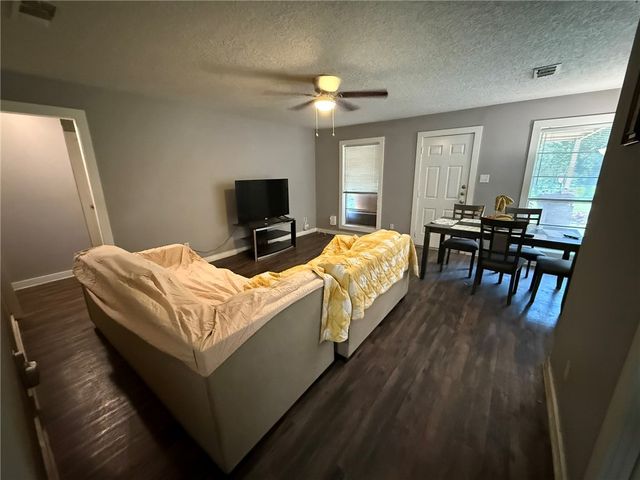 1413 Broadmoor Drive, Bryan, TX 77802