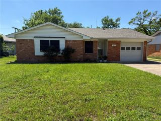 1413 Broadmoor Drive, Bryan, TX 77802