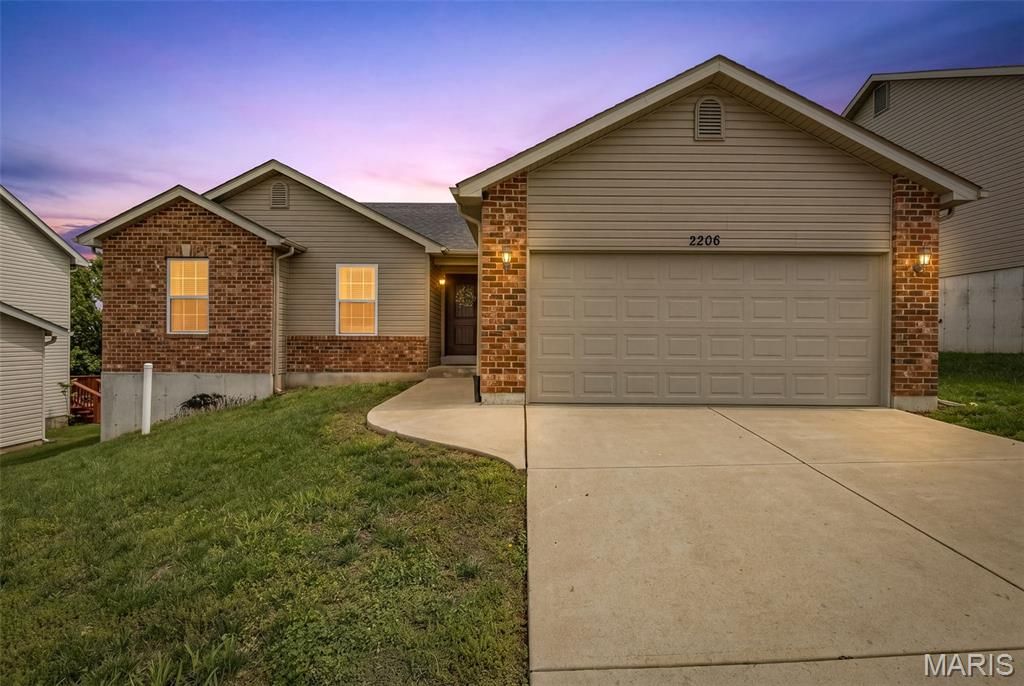 2206 Providence Park Lane, Herculaneum, MO 63048