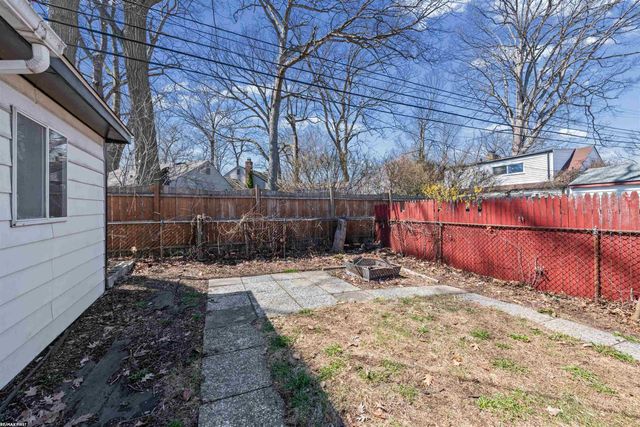 29139 Milton Avenue, Madison Heights, MI 48071