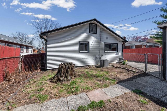 29139 Milton Avenue, Madison Heights, MI 48071