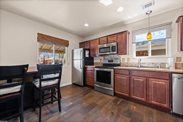 29139 Milton Avenue, Madison Heights, MI 48071