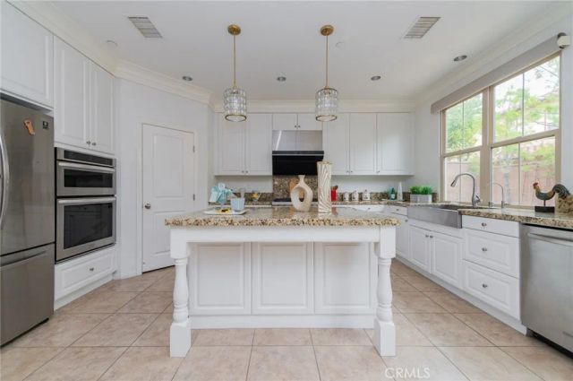 126 Saybrook, Irvine, CA 92620