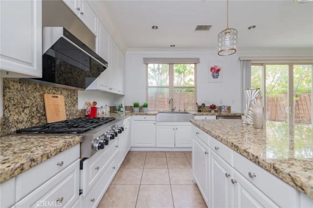 126 Saybrook, Irvine, CA 92620