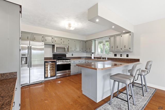 3033 FLINT DR, Rapid City, SD 57702