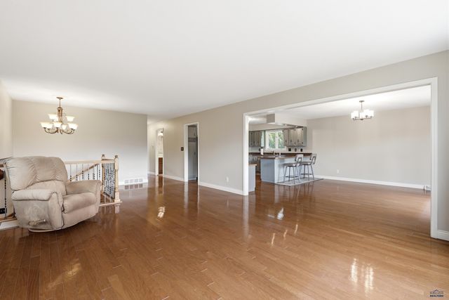 3033 FLINT DR, Rapid City, SD 57702