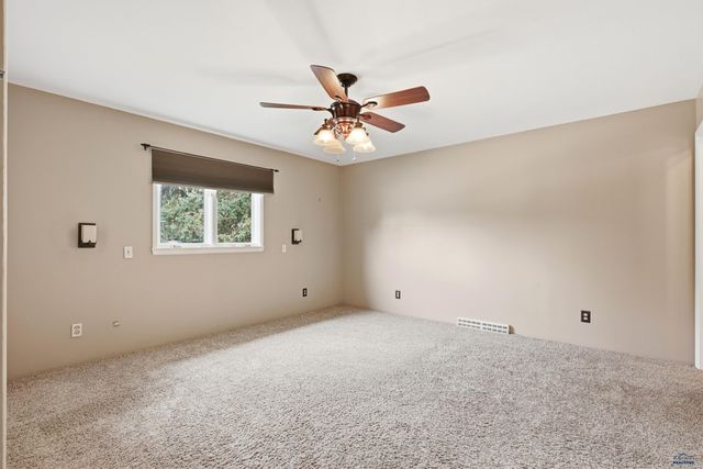 3033 FLINT DR, Rapid City, SD 57702