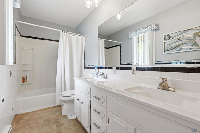3033 FLINT DR, Rapid City, SD 57702