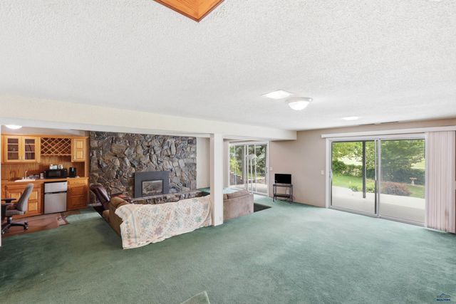 3033 FLINT DR, Rapid City, SD 57702