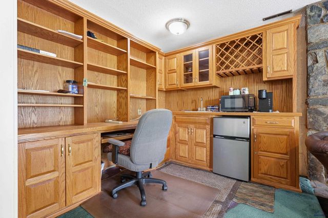 3033 FLINT DR, Rapid City, SD 57702