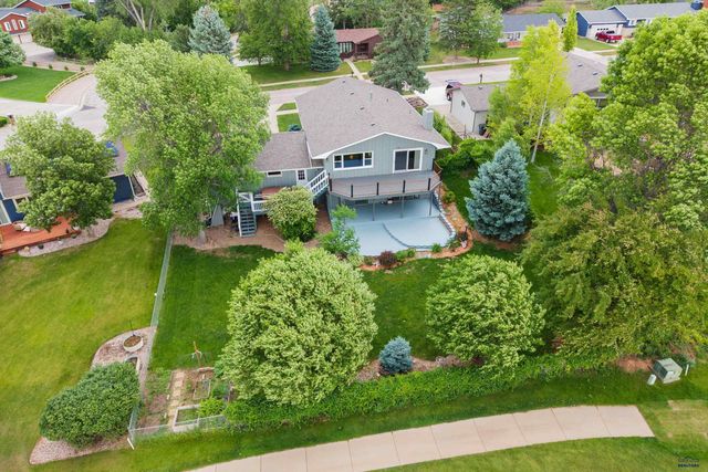 3033 FLINT DR, Rapid City, SD 57702
