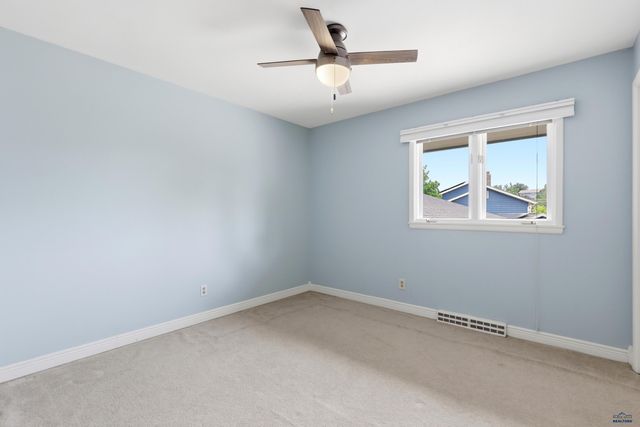 3033 FLINT DR, Rapid City, SD 57702