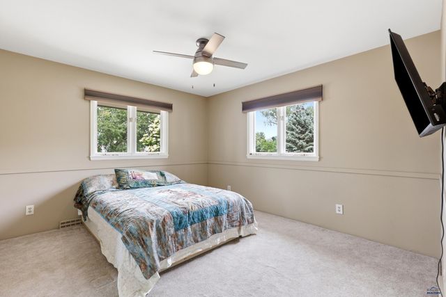 3033 FLINT DR, Rapid City, SD 57702