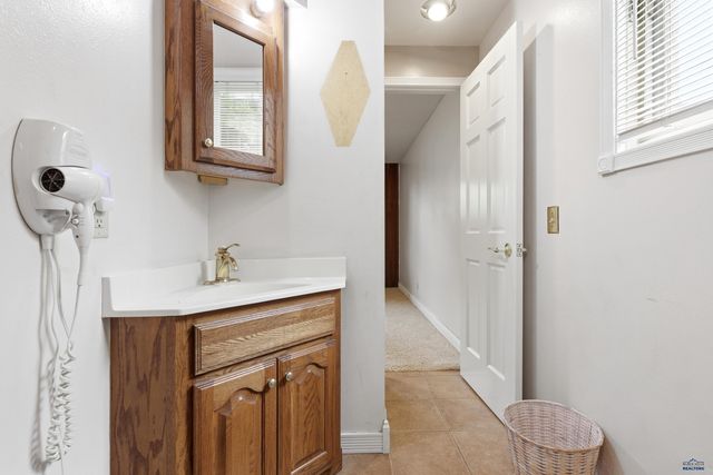 3033 FLINT DR, Rapid City, SD 57702