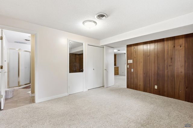 3033 FLINT DR, Rapid City, SD 57702