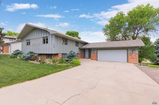 3033 FLINT DR, Rapid City, SD 57702