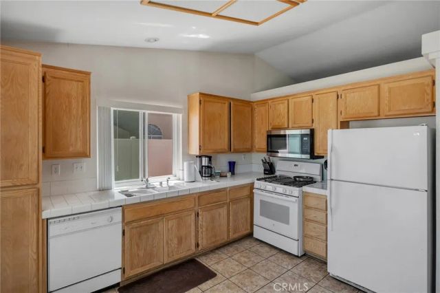 14474 Stone Creek, Hesperia, CA 92344