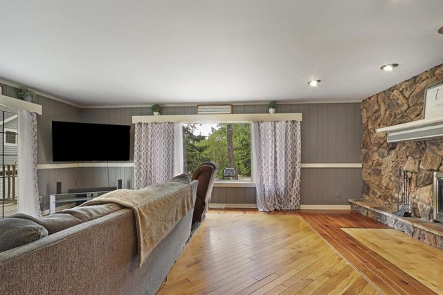 621 Wilmot AVENUE, Twin Lakes, WI 53181