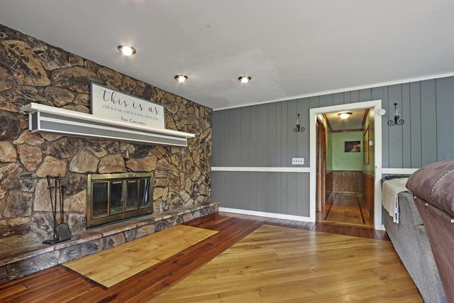 621 Wilmot AVENUE, Twin Lakes, WI 53181
