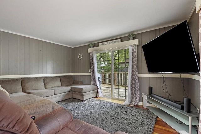 621 Wilmot AVENUE, Twin Lakes, WI 53181