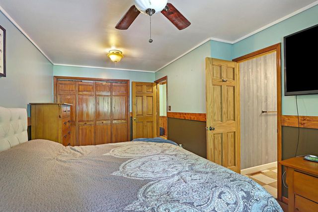 621 Wilmot AVENUE, Twin Lakes, WI 53181