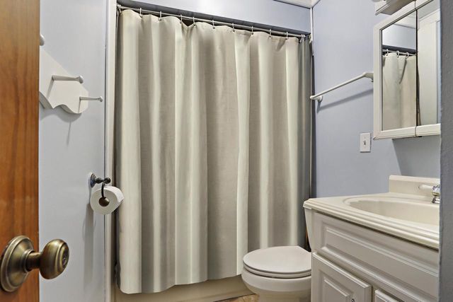 621 Wilmot AVENUE, Twin Lakes, WI 53181