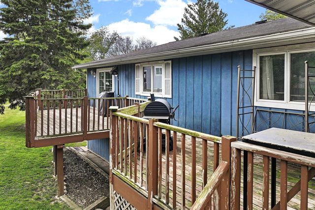 621 Wilmot AVENUE, Twin Lakes, WI 53181