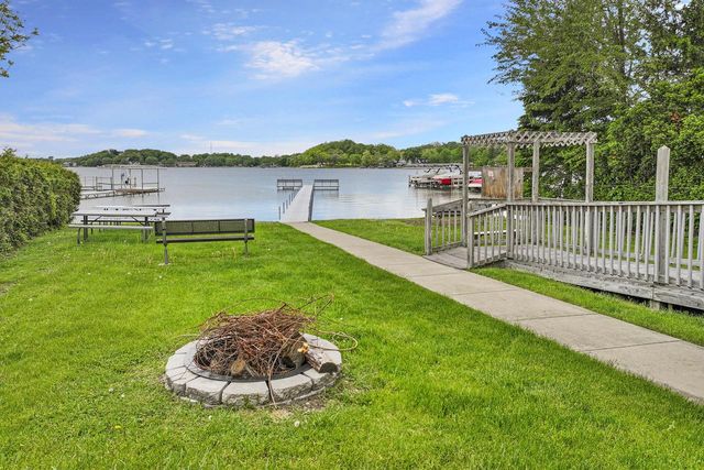621 Wilmot AVENUE, Twin Lakes, WI 53181