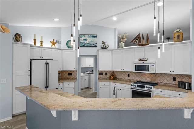 3597 Gondola LN, St. James City, FL 33956