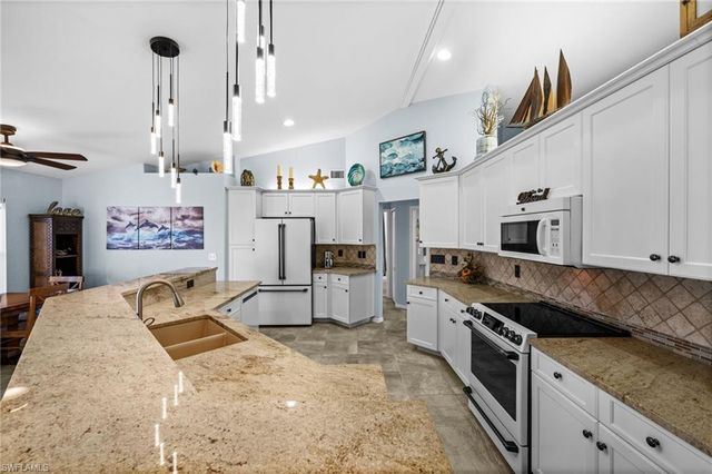 3597 Gondola LN, St. James City, FL 33956