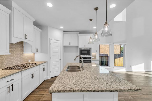 138 S Carson Cub Court, Montgomery, TX 77316