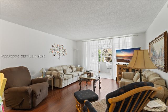 2998 NW 48th Ter 424, Lauderdale Lakes, FL 33313