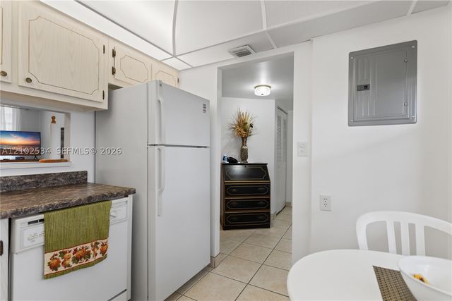 2998 NW 48th Ter 424, Lauderdale Lakes, FL 33313