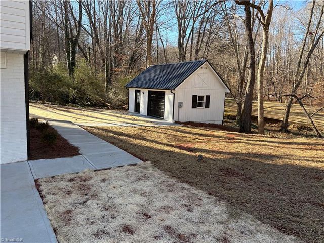 242 Westridge Drive, King, NC 27021