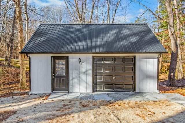 242 Westridge Drive, King, NC 27021