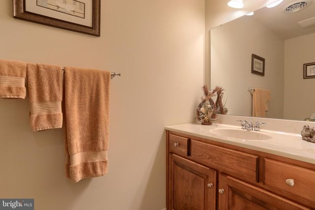 1020 ENGLISH DR, Lebanon, PA 17042