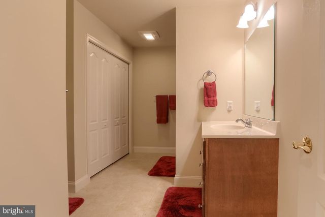 1020 ENGLISH DR, Lebanon, PA 17042