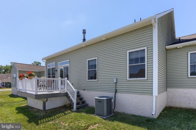 1020 ENGLISH DR, Lebanon, PA 17042