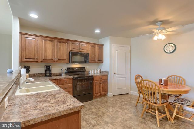 1020 ENGLISH DR, Lebanon, PA 17042