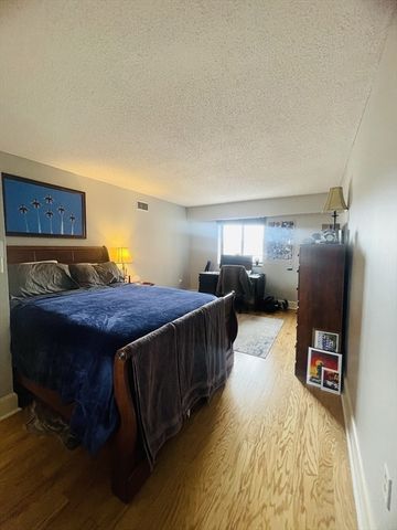 15 N Beacon Street U906, Boston, MA 02134
